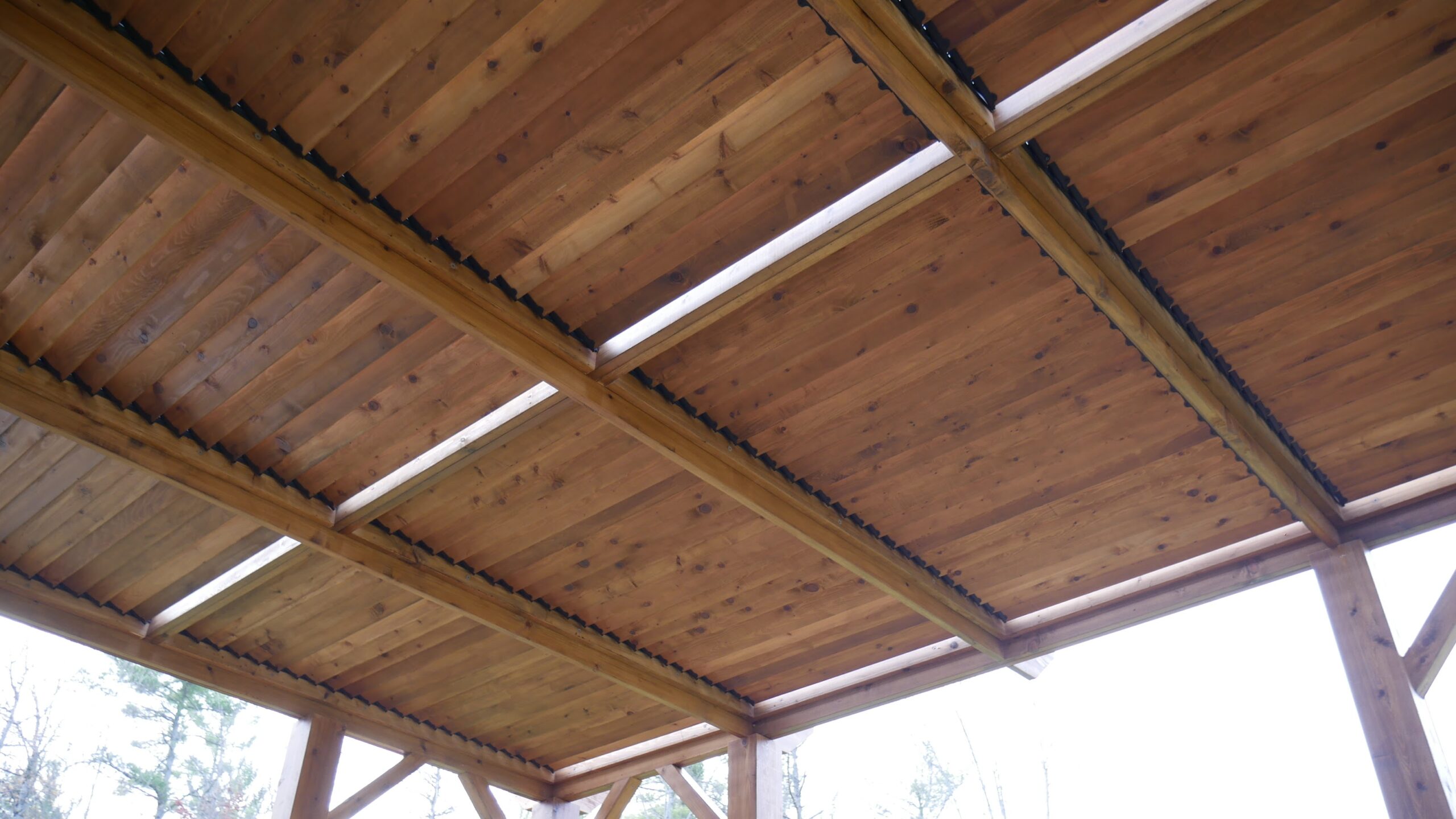 Louvered Roof Overhang FlexFence